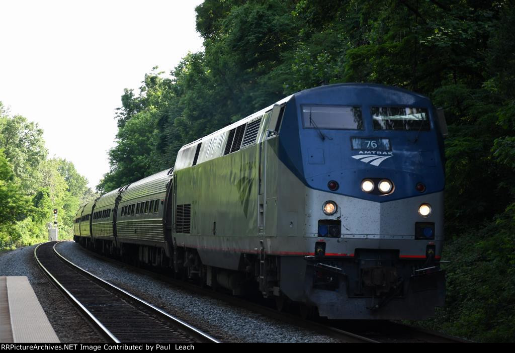 Eastbound "Regional" races through the station